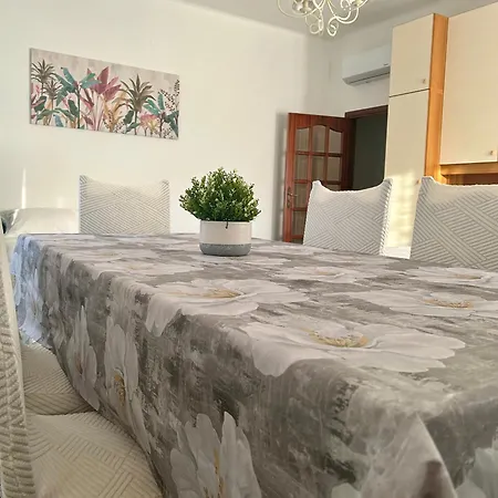 Tree-lined House Apartamento Bari